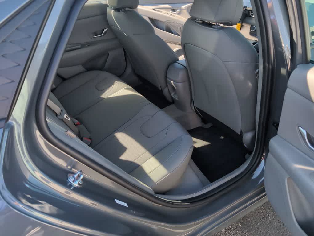 New 2026 Hyundai Elantra SE FWD image 20