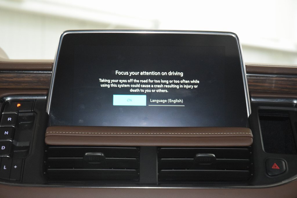 Used 2024 Chevrolet Suburban High Country image 31