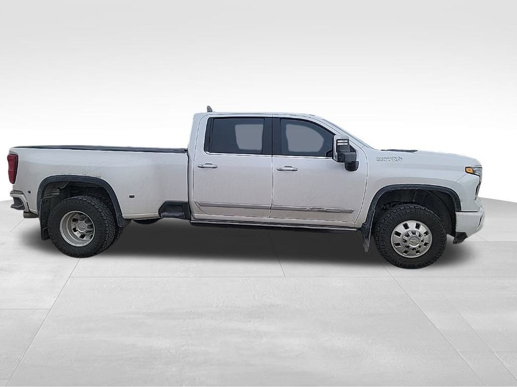 Used 2024 Chevrolet Silverado 3500 High Country w/ High Country Premium Package image 20