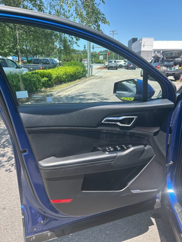 Used 2023 Kia Sportage EX FWD image 11
