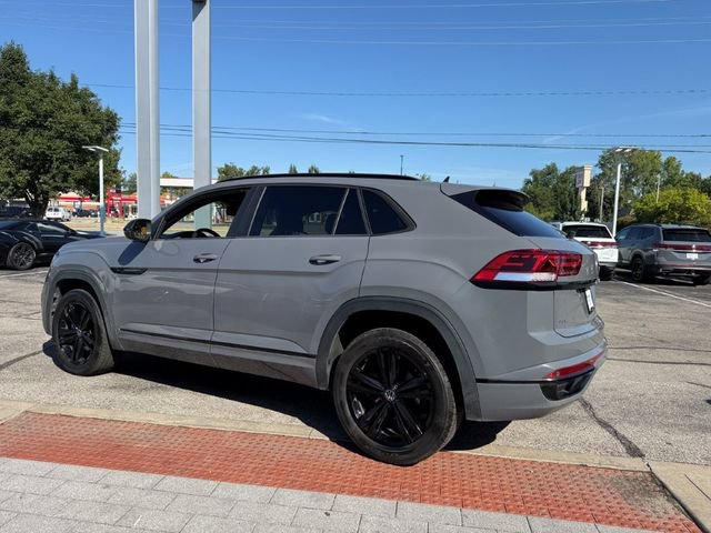 Used 2023 Volkswagen Atlas Cross Sport SEL R-Line AWD/4WD image 4