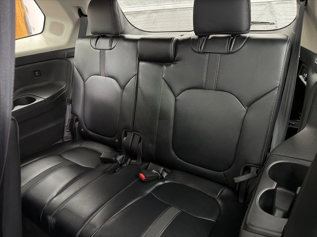 Used 2025 Honda Pilot Touring image 23
