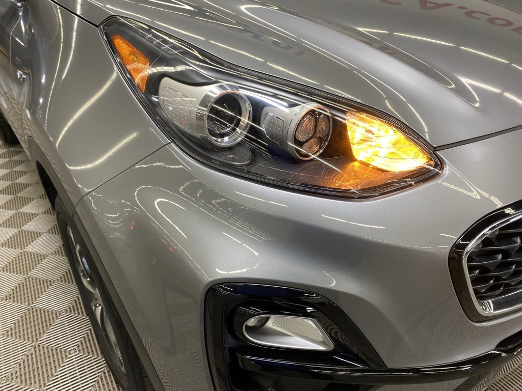 Used 2021 Kia Sportage LX image 3