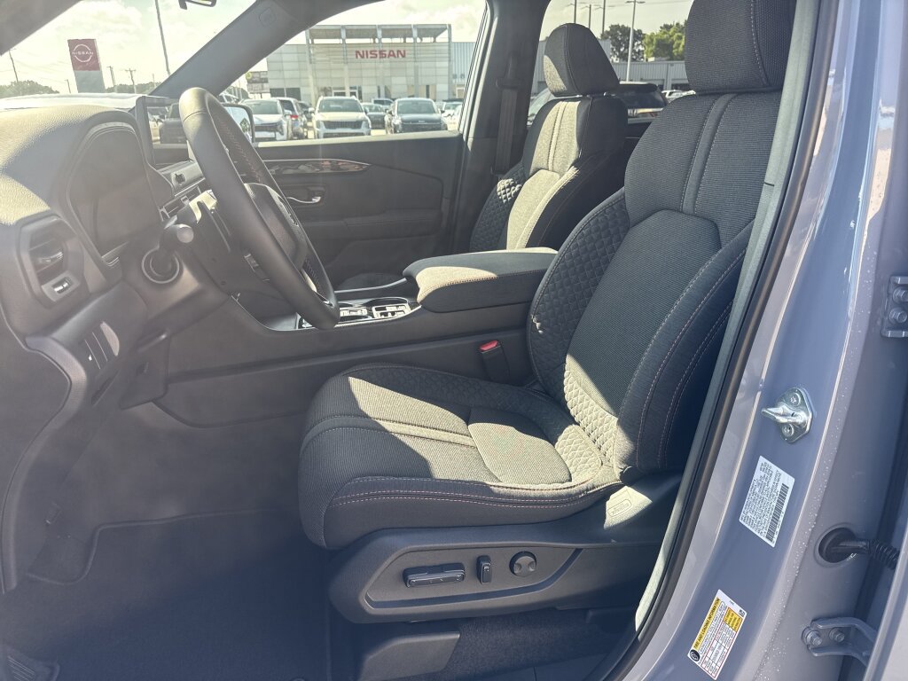 New 2026 Honda Pilot Sport image 13