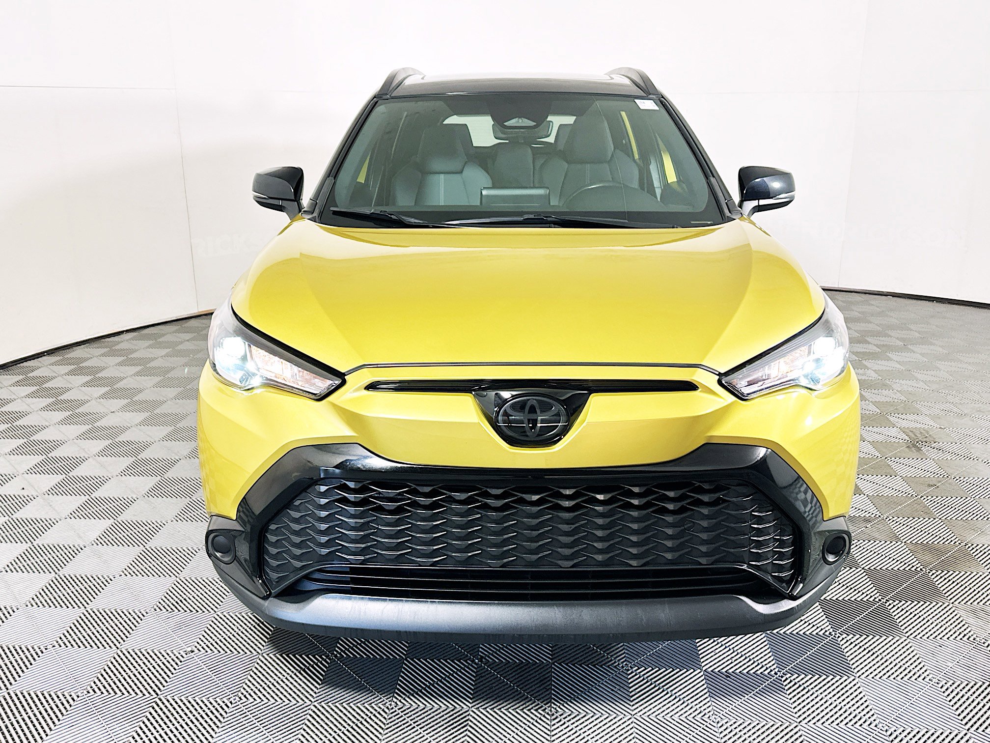 Used 2024 Toyota Corolla Cross SE w/ Moonroof Package image 8