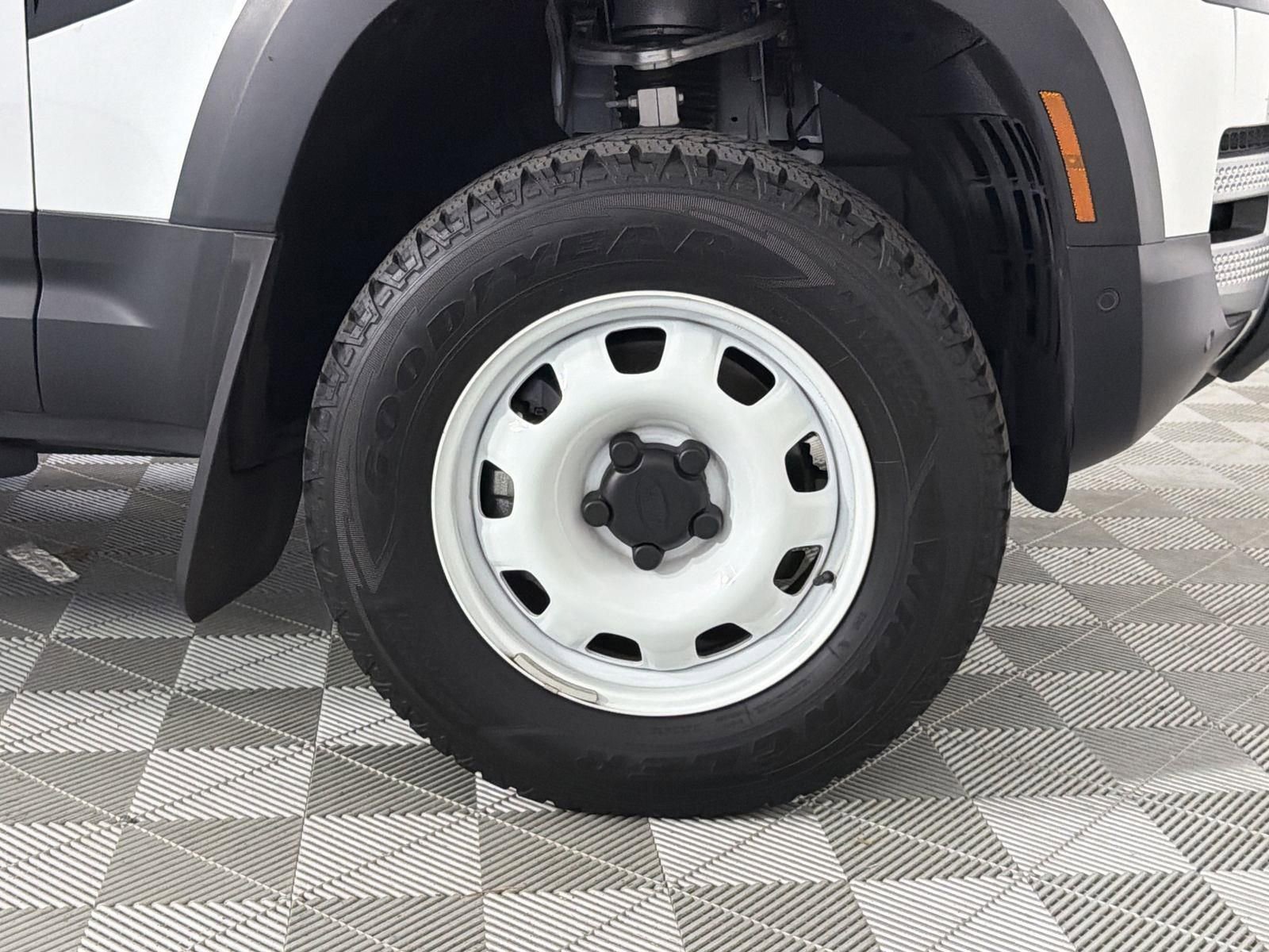 Used 2023 Land Rover Defender 110 S image 35