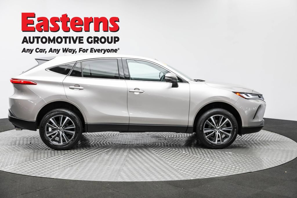 Used 2024 Toyota Venza LE image 4