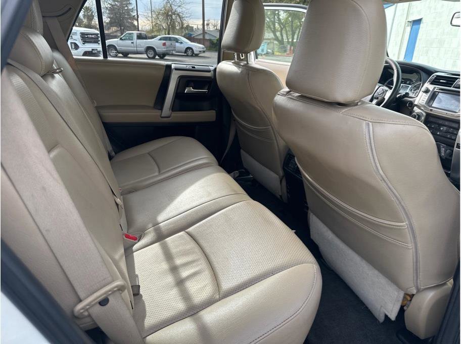 Used 2015 Toyota 4Runner Limited image 31