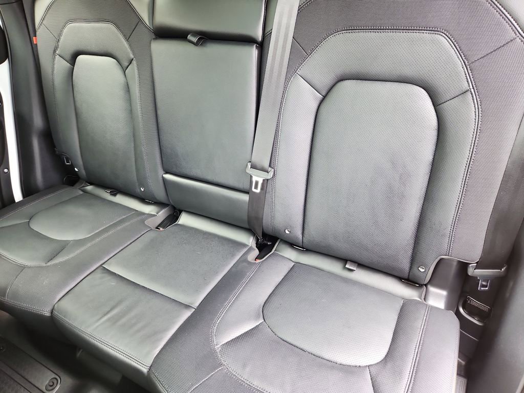 Used 2024 Land Rover Defender 110 X-Dynamic SE image 24