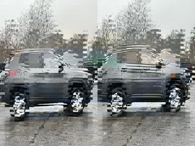 Used 2020 Jeep Compass Latitude image 7