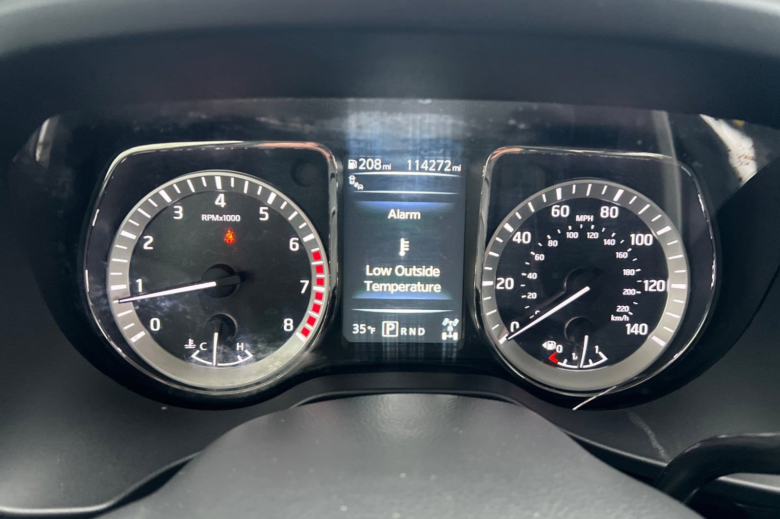 Used 2017 Nissan Titan SL image 24