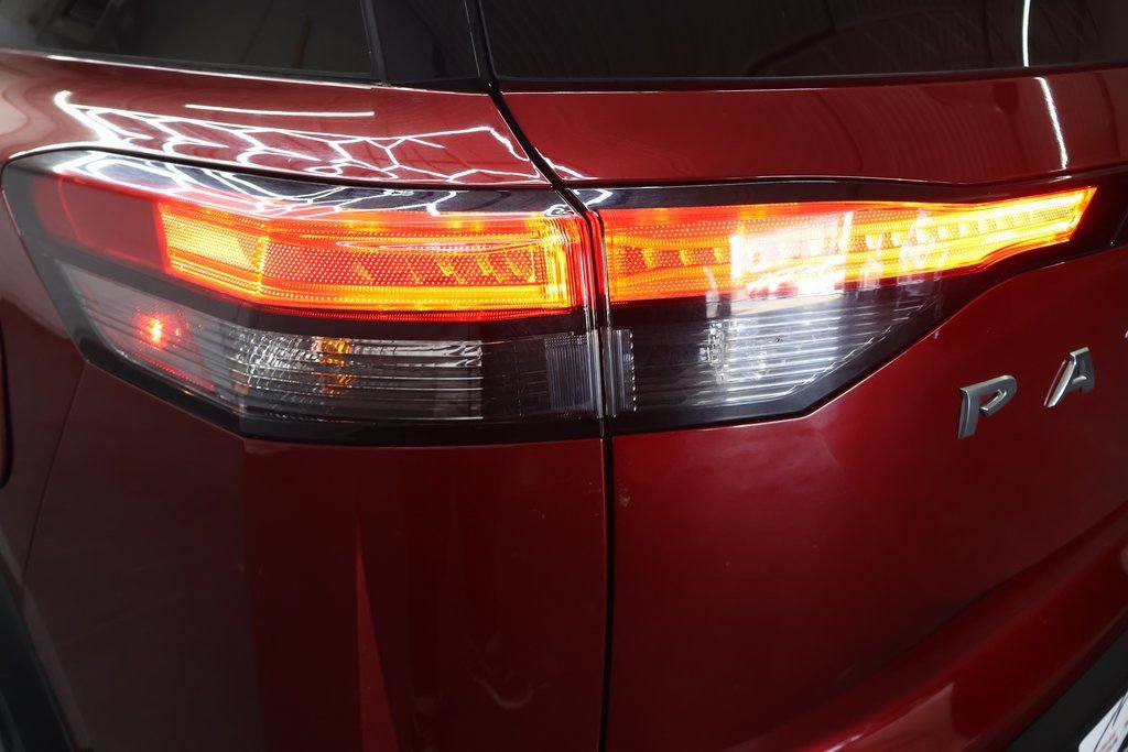 Used 2022 Nissan Pathfinder SV image 29