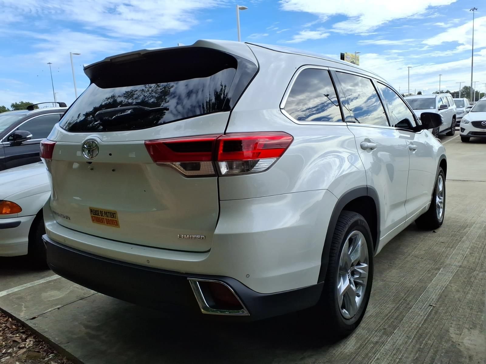 Certified 2018 Toyota Highlander Limited FWD image 8