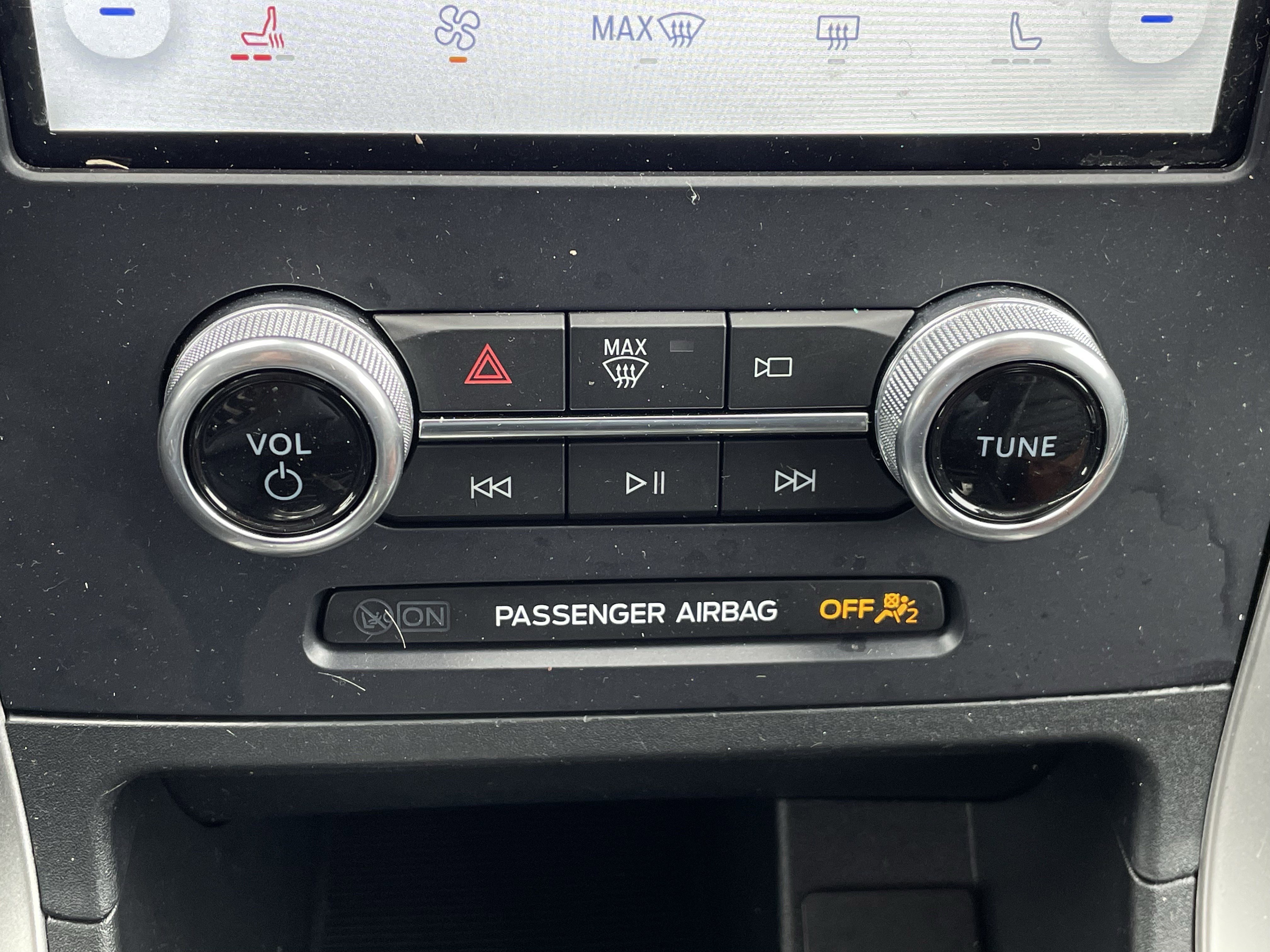 Used 2022 Ford Edge SEL w/ Class II Trailer Tow Package image 25