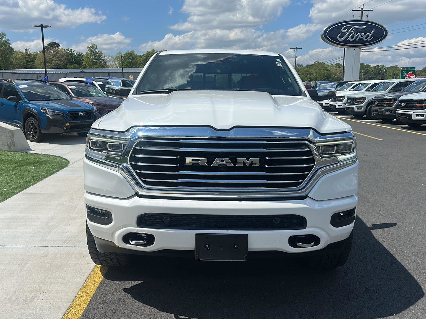 Used 2024 RAM 1500 Limited AWD/4WD image 2