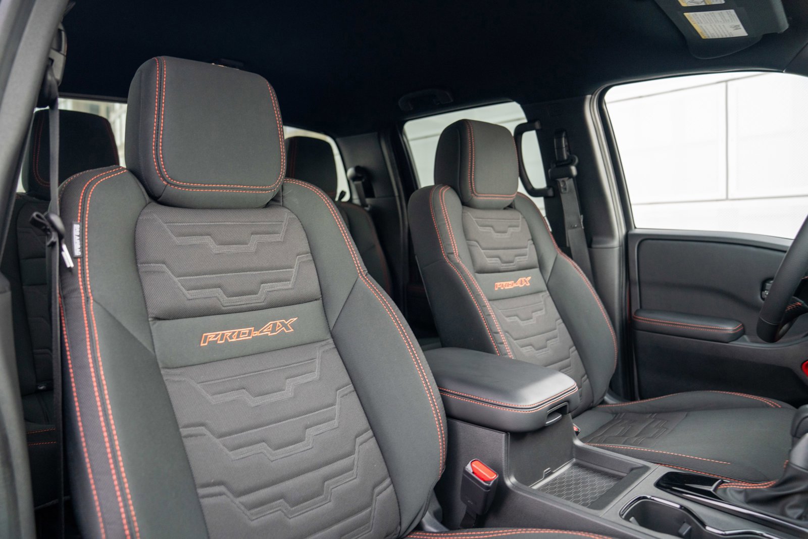 Used 2025 Nissan Frontier PRO-4X image 25