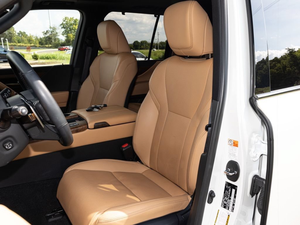 Used 2025 Lexus LX 600 4WD w/ Accessory Package (2T) image 23