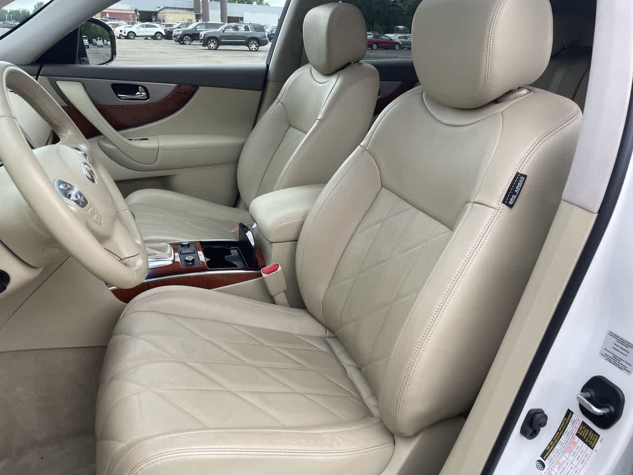 Used 2015 INFINITI QX70 AWD w/ Premium Package image 20