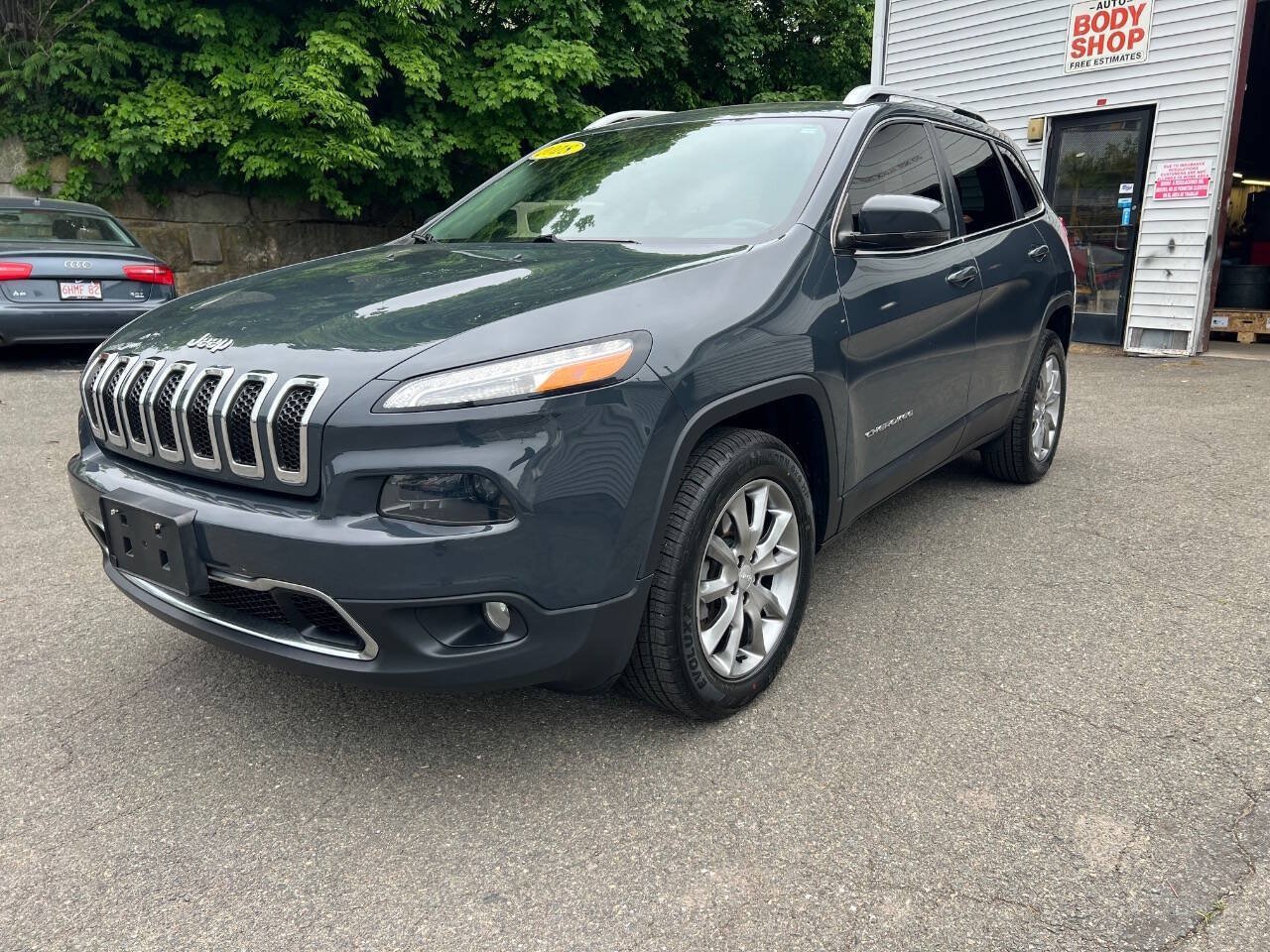 Used 2018 Jeep Cherokee Limited AWD/4WD image 18