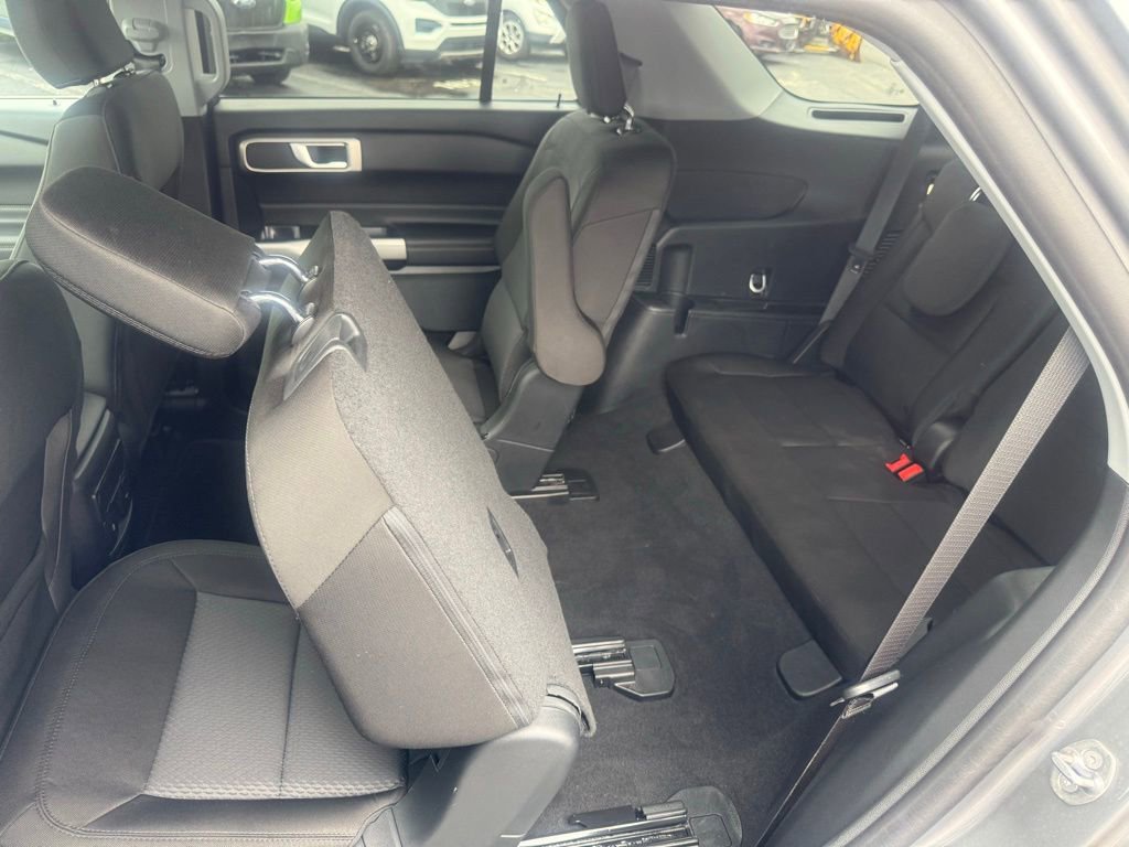 Used 2024 Ford Explorer XLT AWD/4WD image 31