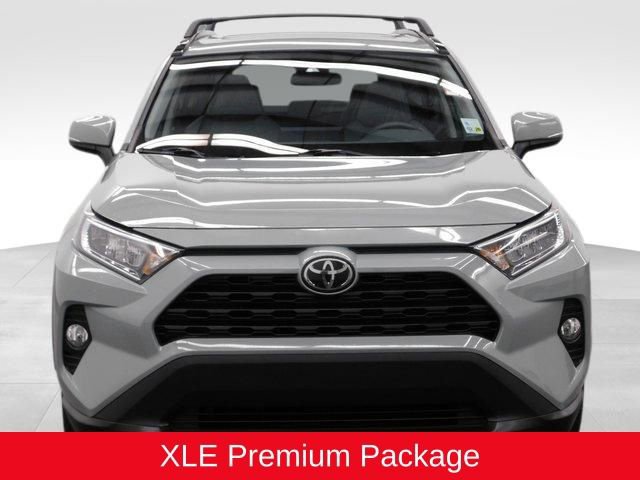 Used 2021 Toyota RAV4 XLE Premium image 3