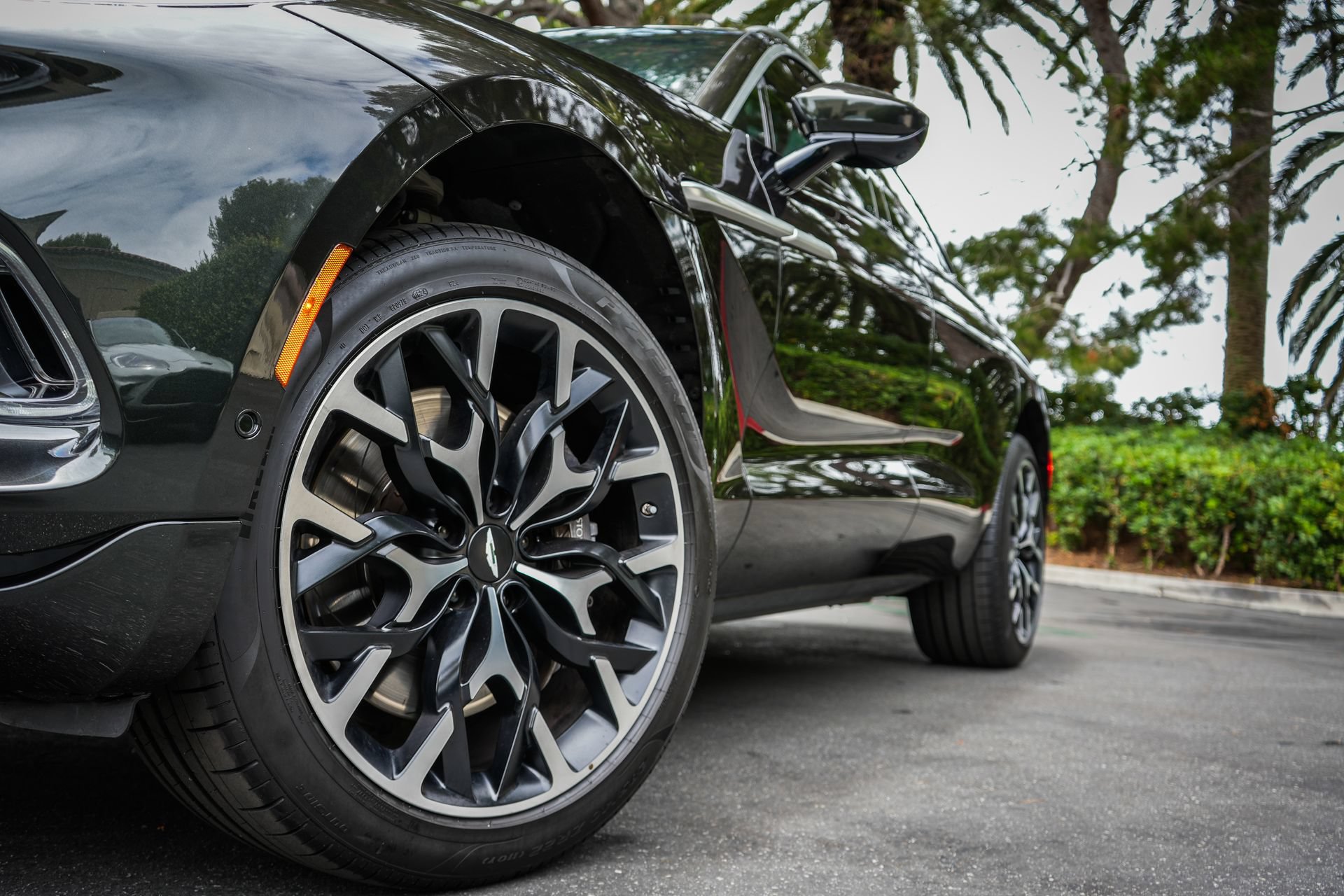 Used 2022 Aston Martin DBX AWD/4WD image 35