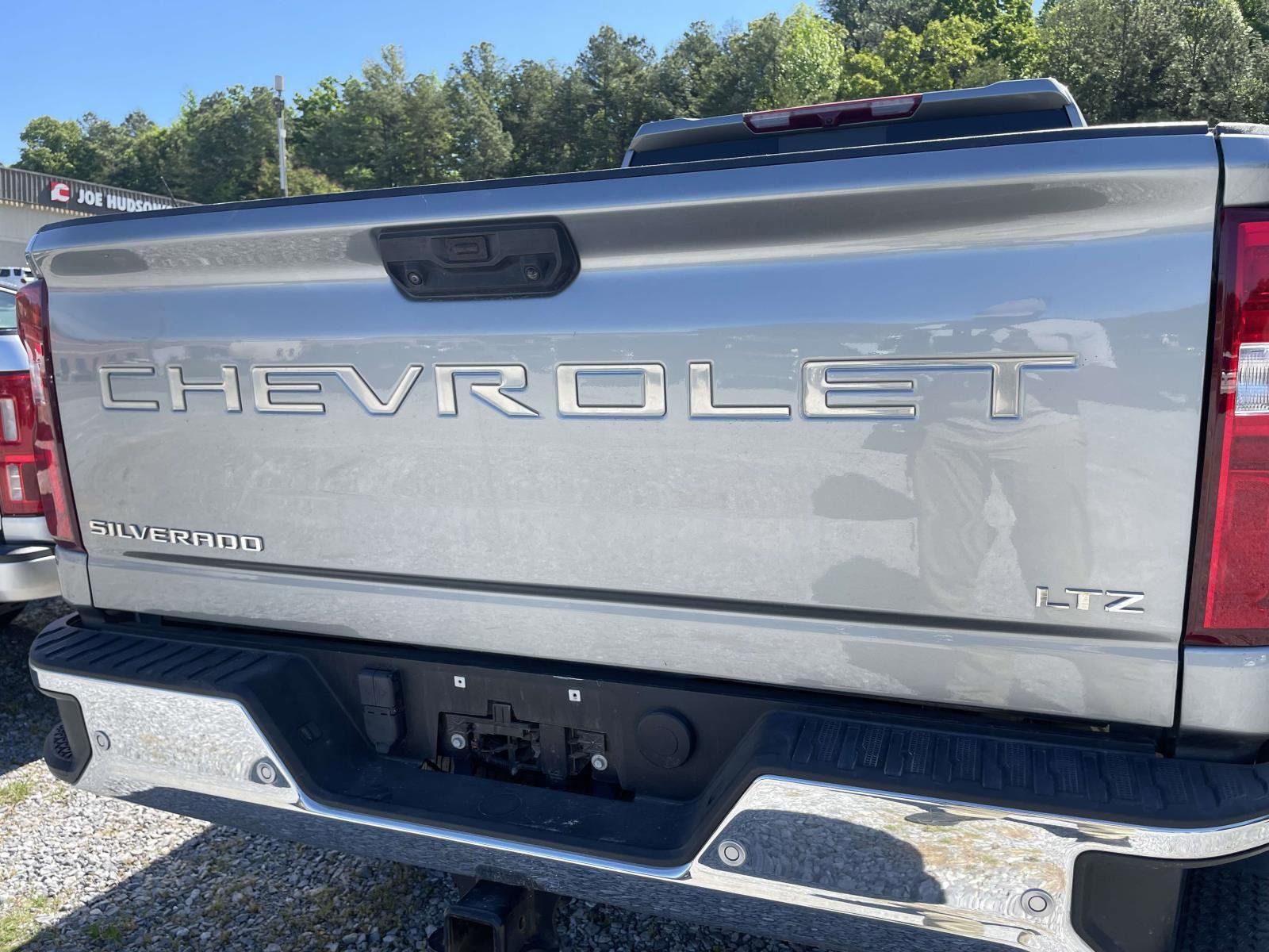 Used 2024 Chevrolet Silverado 2500 LTZ w/ LTZ Plus Package image 12