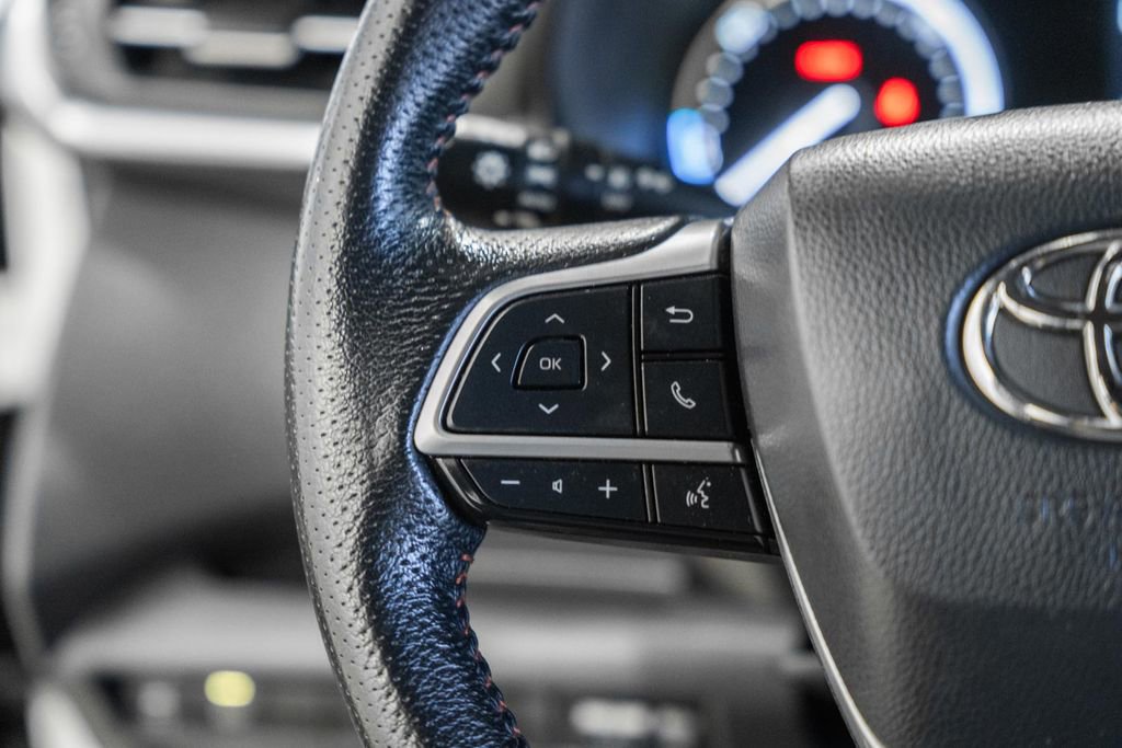 Used 2021 Toyota Sienna XSE image 28