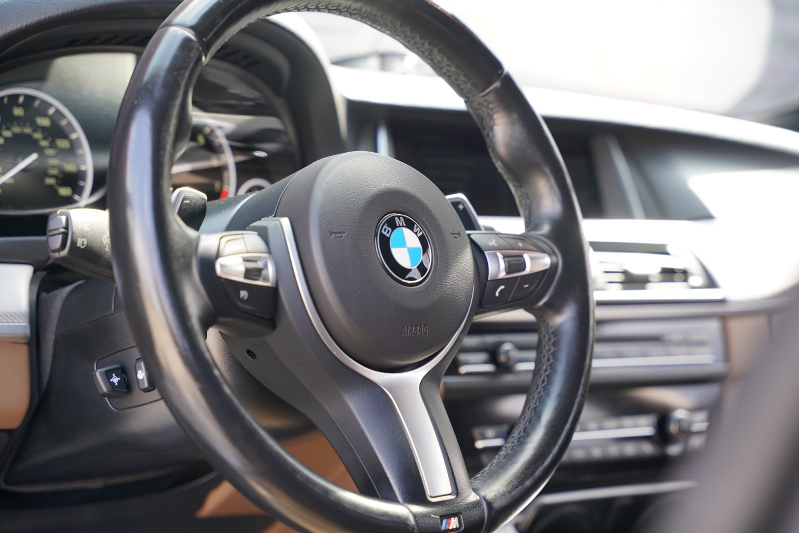 Used 2014 BMW 550i xDrive Sedan image 11