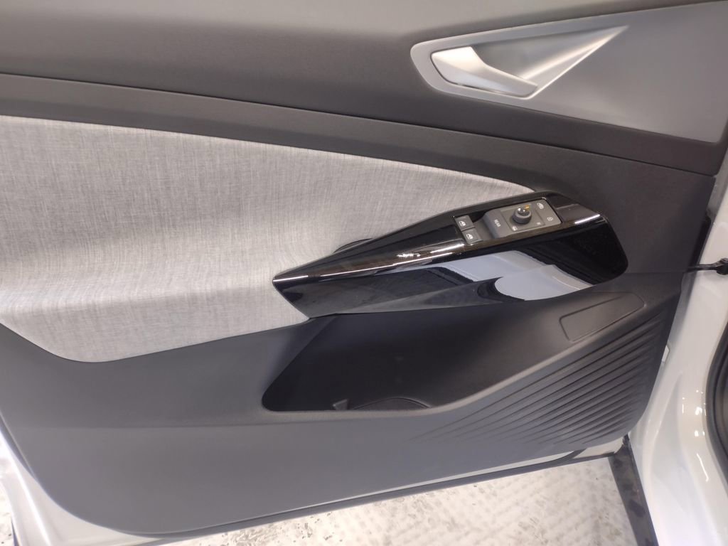 New 2026 Volkswagen ID.4 Pro AWD/4WD image 17