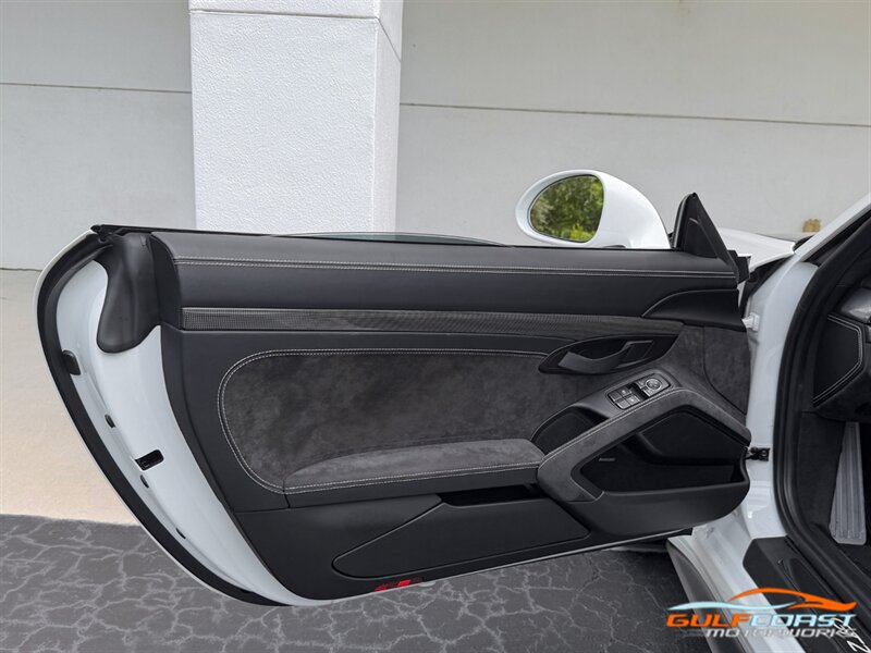 Used 2018 Porsche 911 GT2 RS RWD image 24