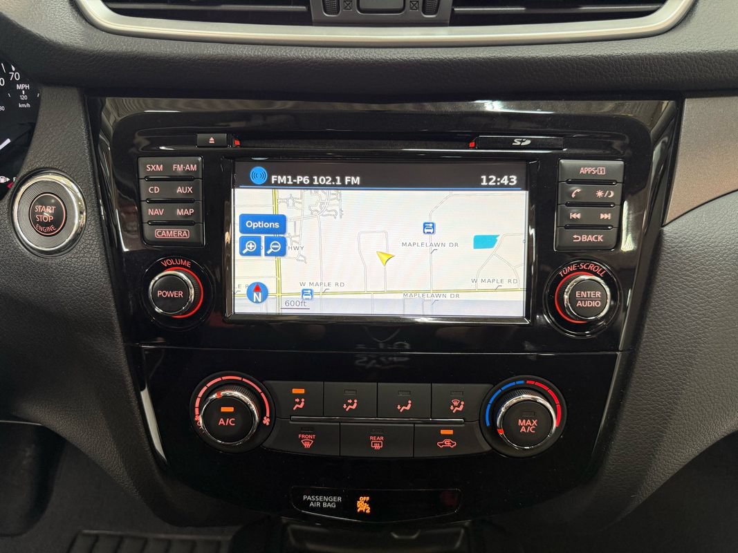 Used 2016 Nissan Rogue SV AWD/4WD image 23