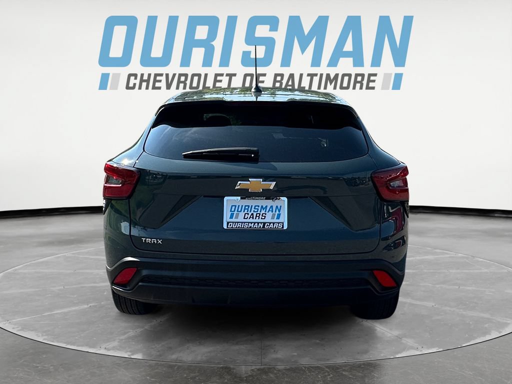 Used 2025 Chevrolet Trax LS w/ LS Convenience Package FWD image 5