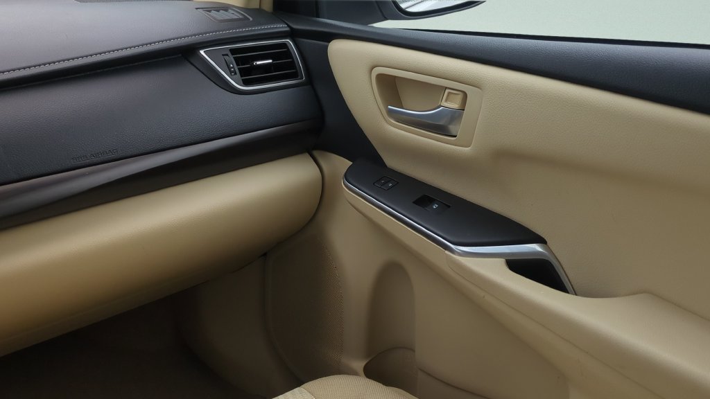 Used 2016 Toyota Camry LE FWD image 12