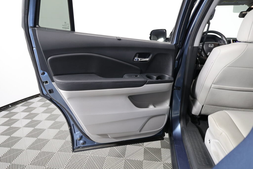 Used 2016 Honda Pilot Touring image 18