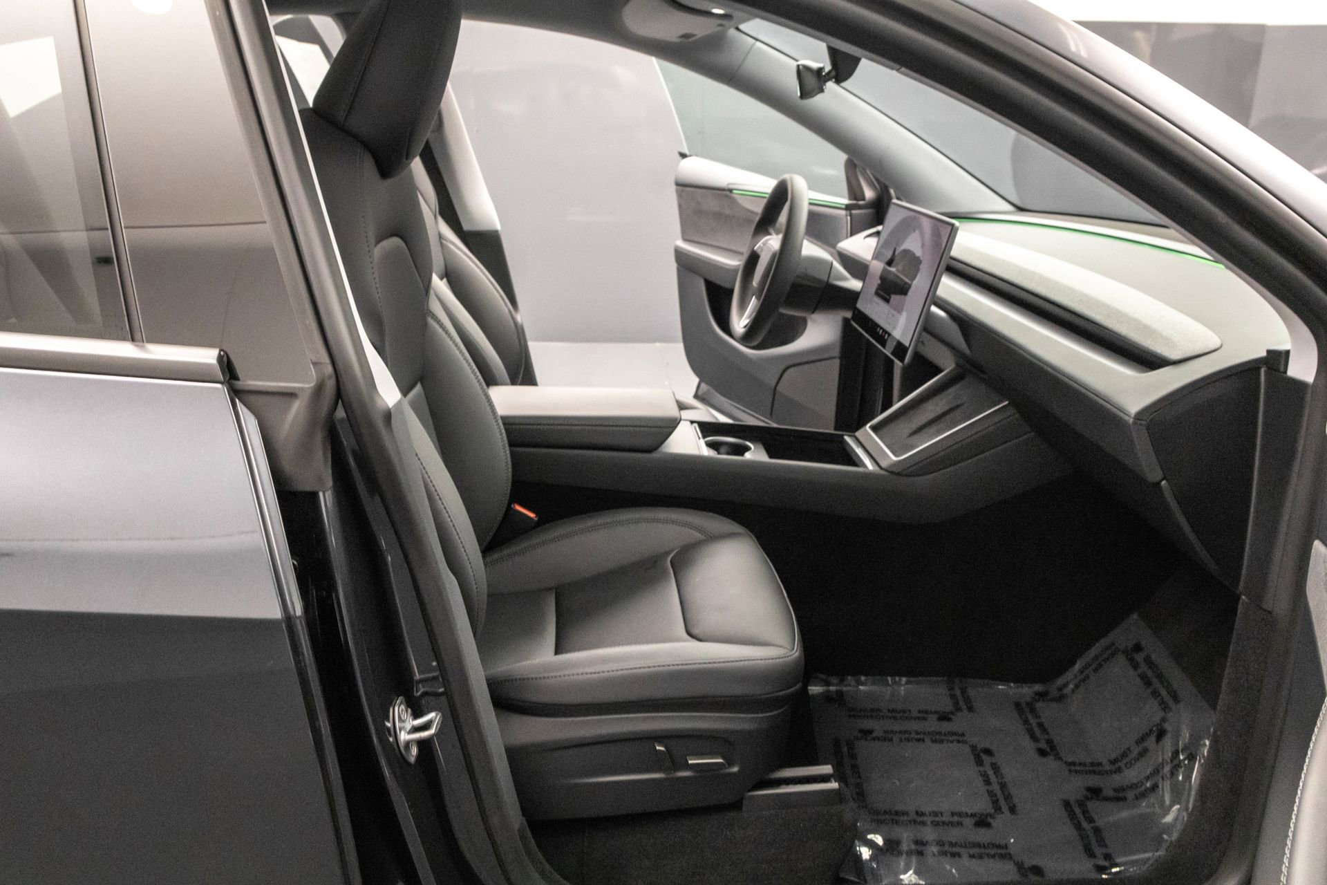 Used 2026 Tesla Model Y AWD image 37