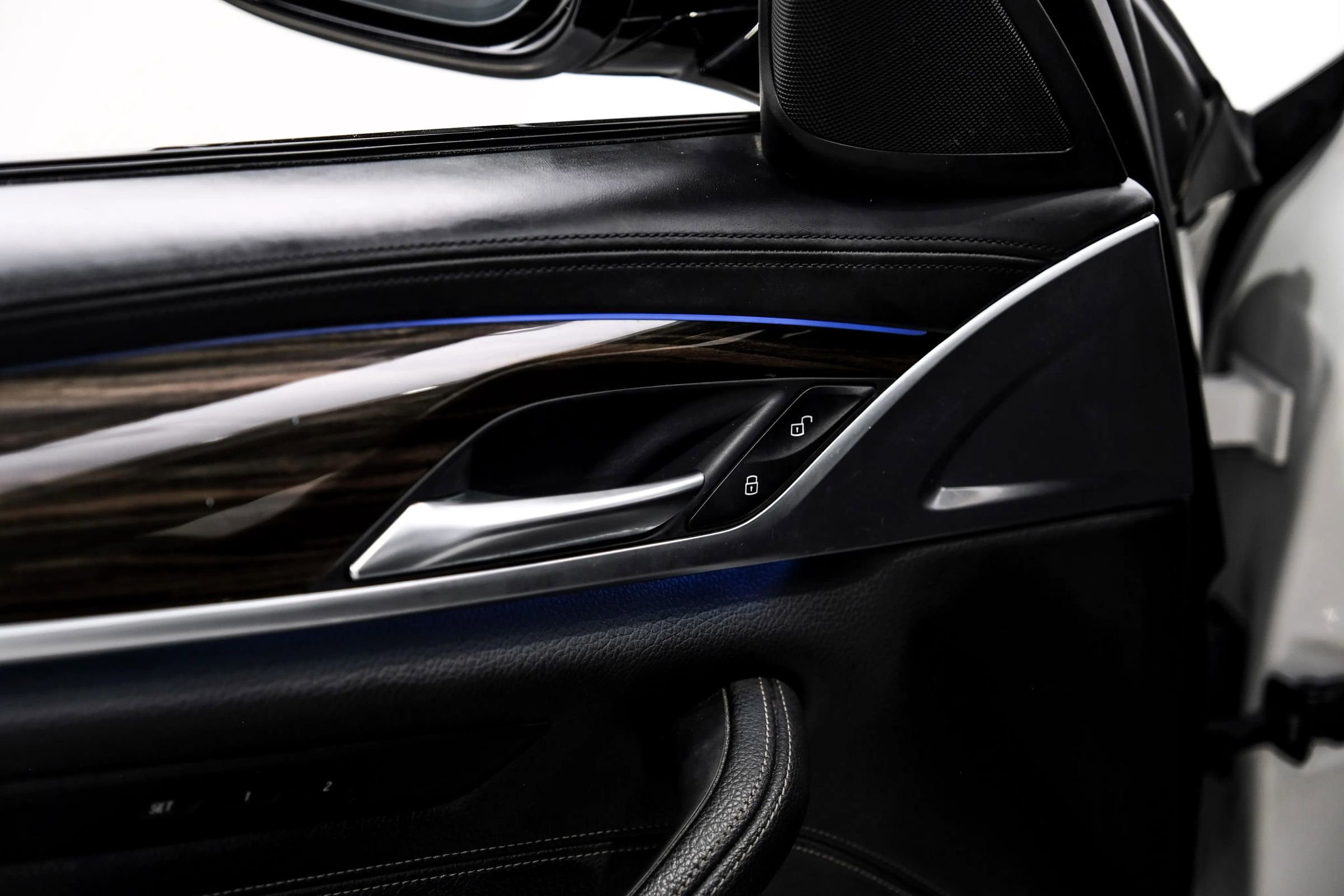 Used 2018 BMW 540i w/ M Sport Package RWD image 53