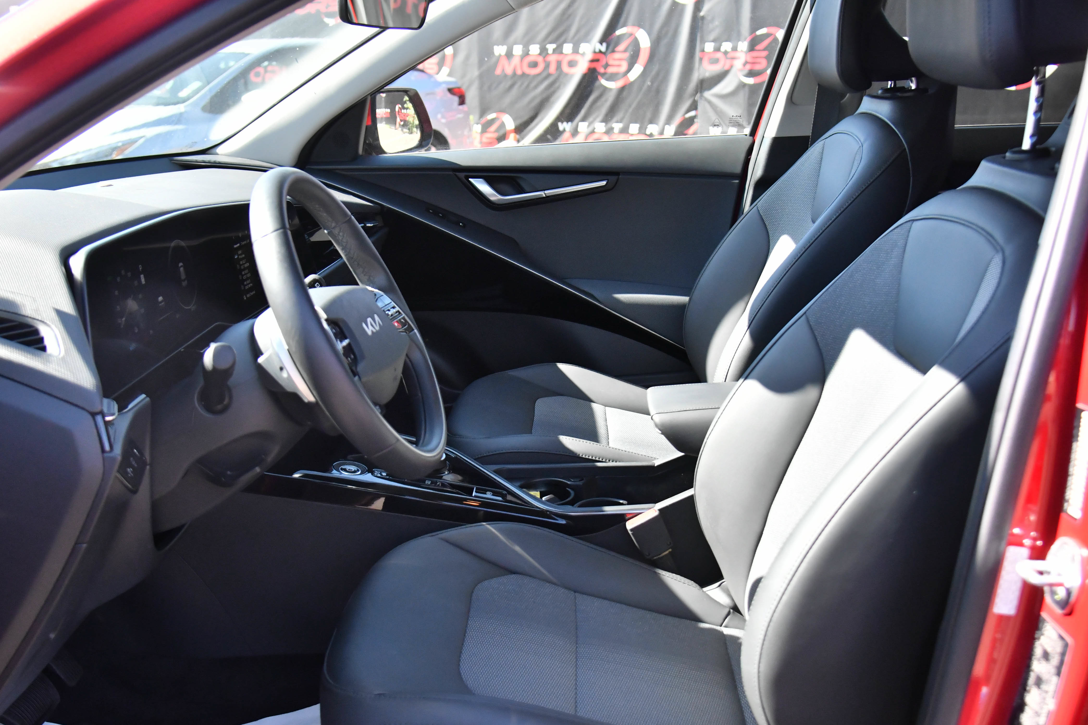 Used 2023 Kia Niro Wind FWD image 18