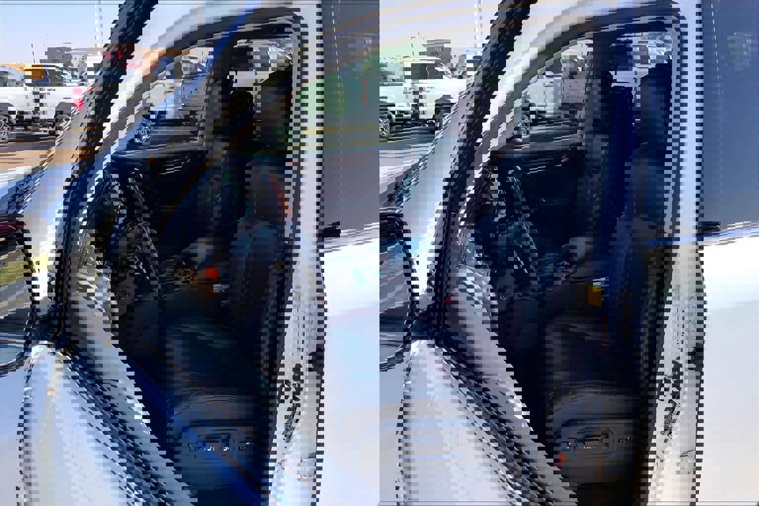 Used 2017 Lexus LX 570 4WD w/ Luxury Package image 8