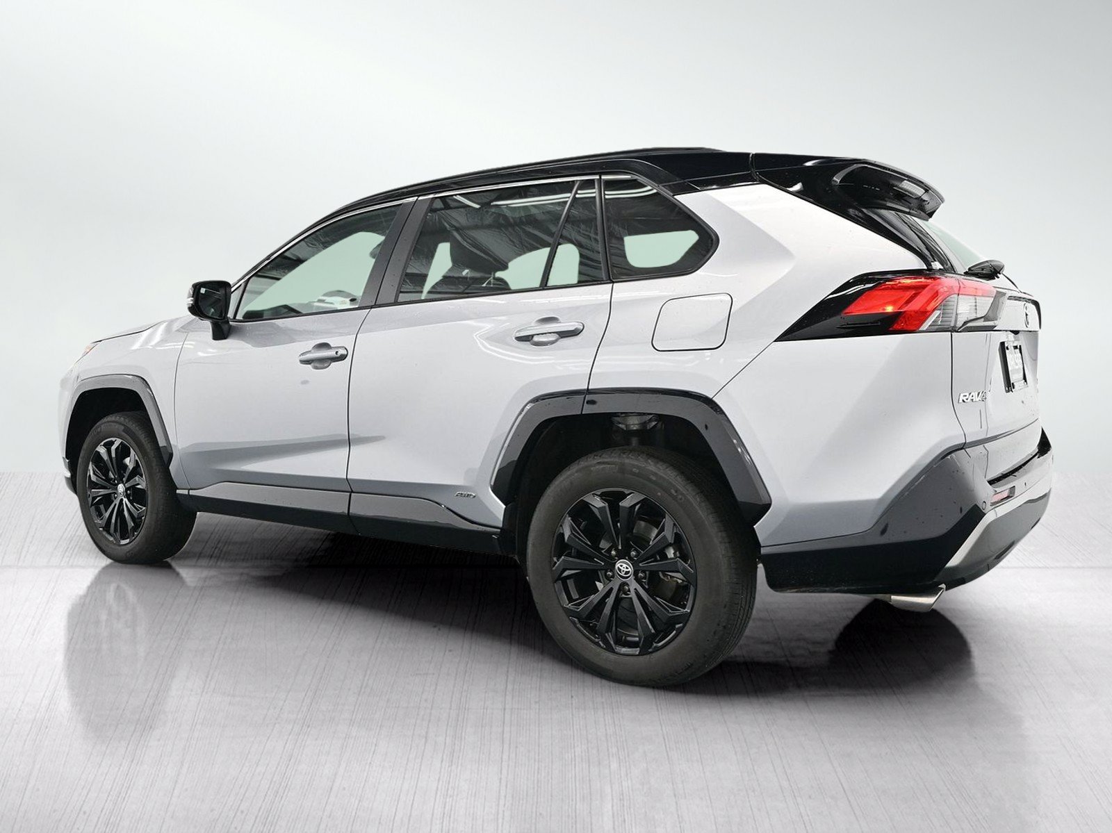 Used 2024 Toyota RAV4 XSE w/ Advanced Technology Package AWD/4WD image 4