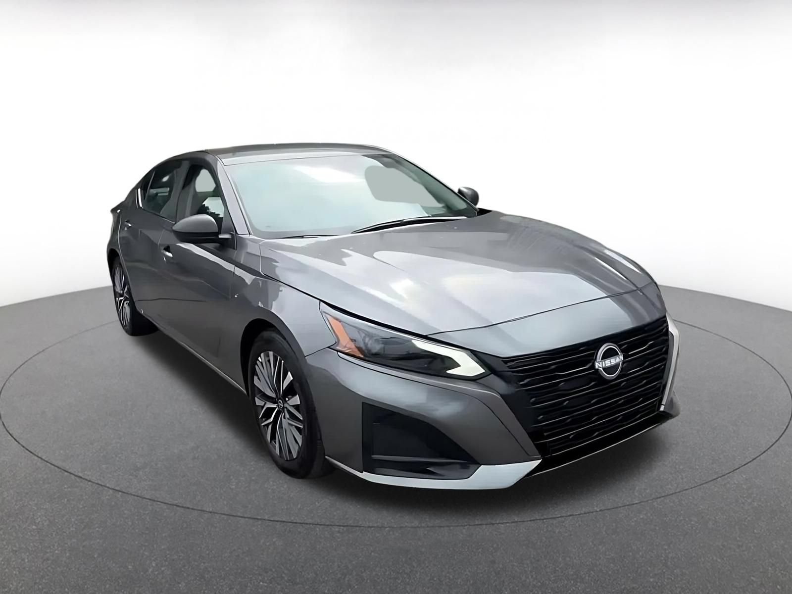 Used 2026 Nissan Altima 2.5 SV FWD image 3