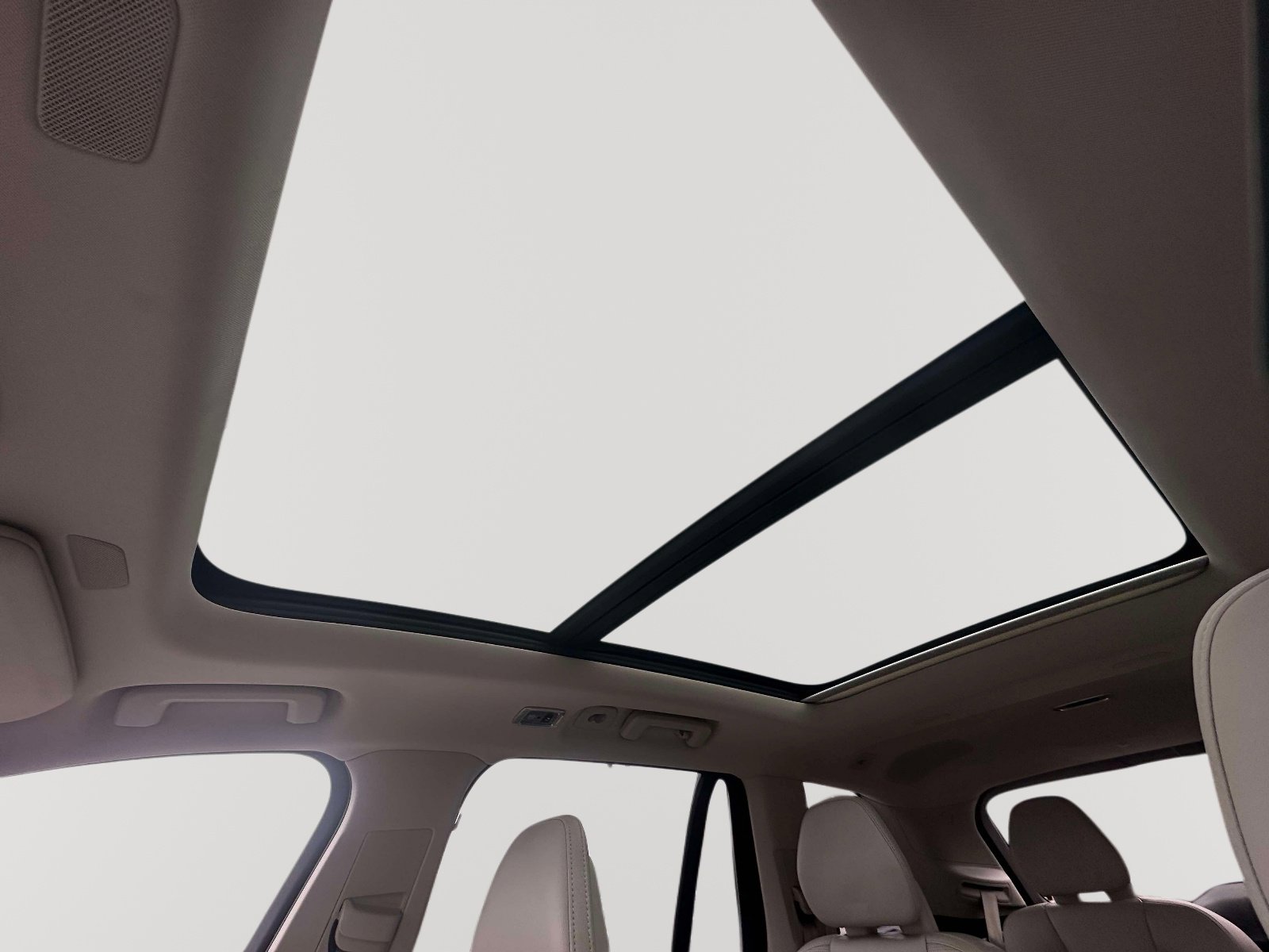 Used 2021 Volvo XC90 T6 Inscription w/ Climate Package image 8