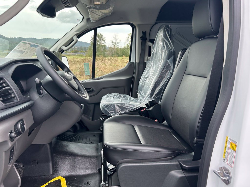 New 2026 Ford Transit 150 Low Roof w/ Load Area Protection Package RWD image 15