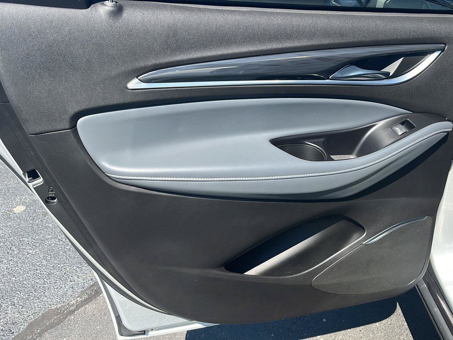 Used 2019 Buick Enclave Essence AWD/4WD image 22