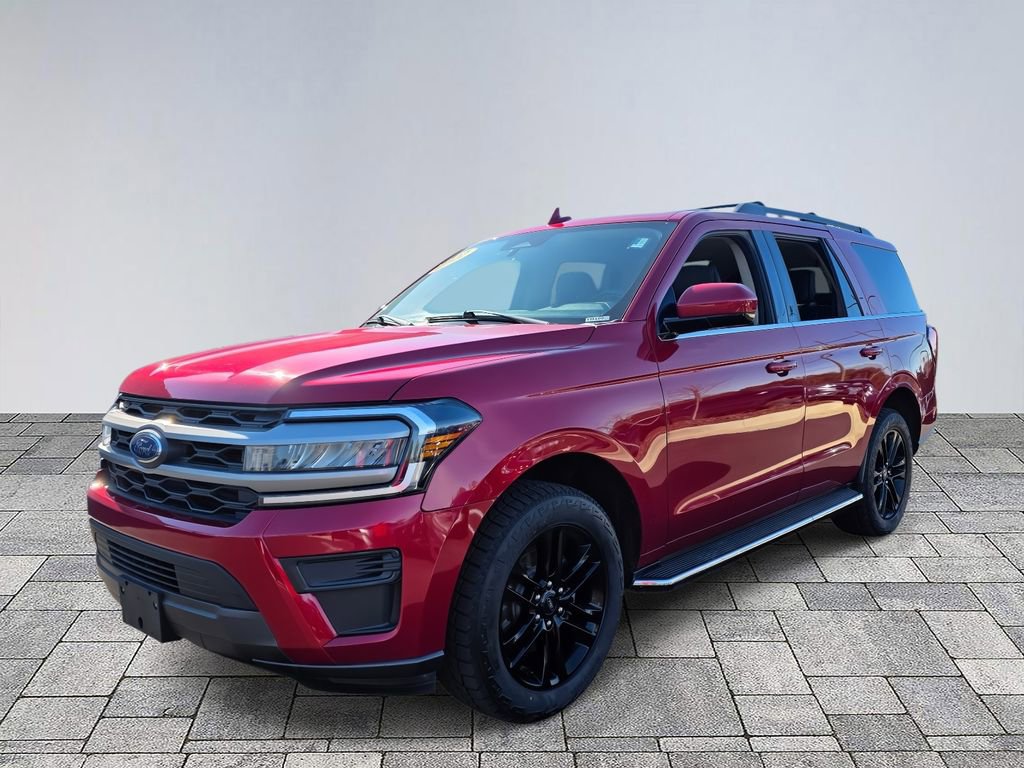 Used 2022 Ford Expedition XLT image 3