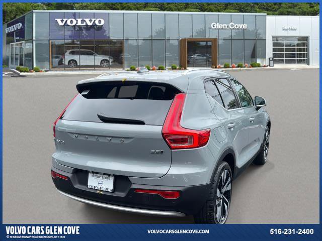 Used 2025 Volvo XC40 B5 Plus w/ Protection Package Premier image 4