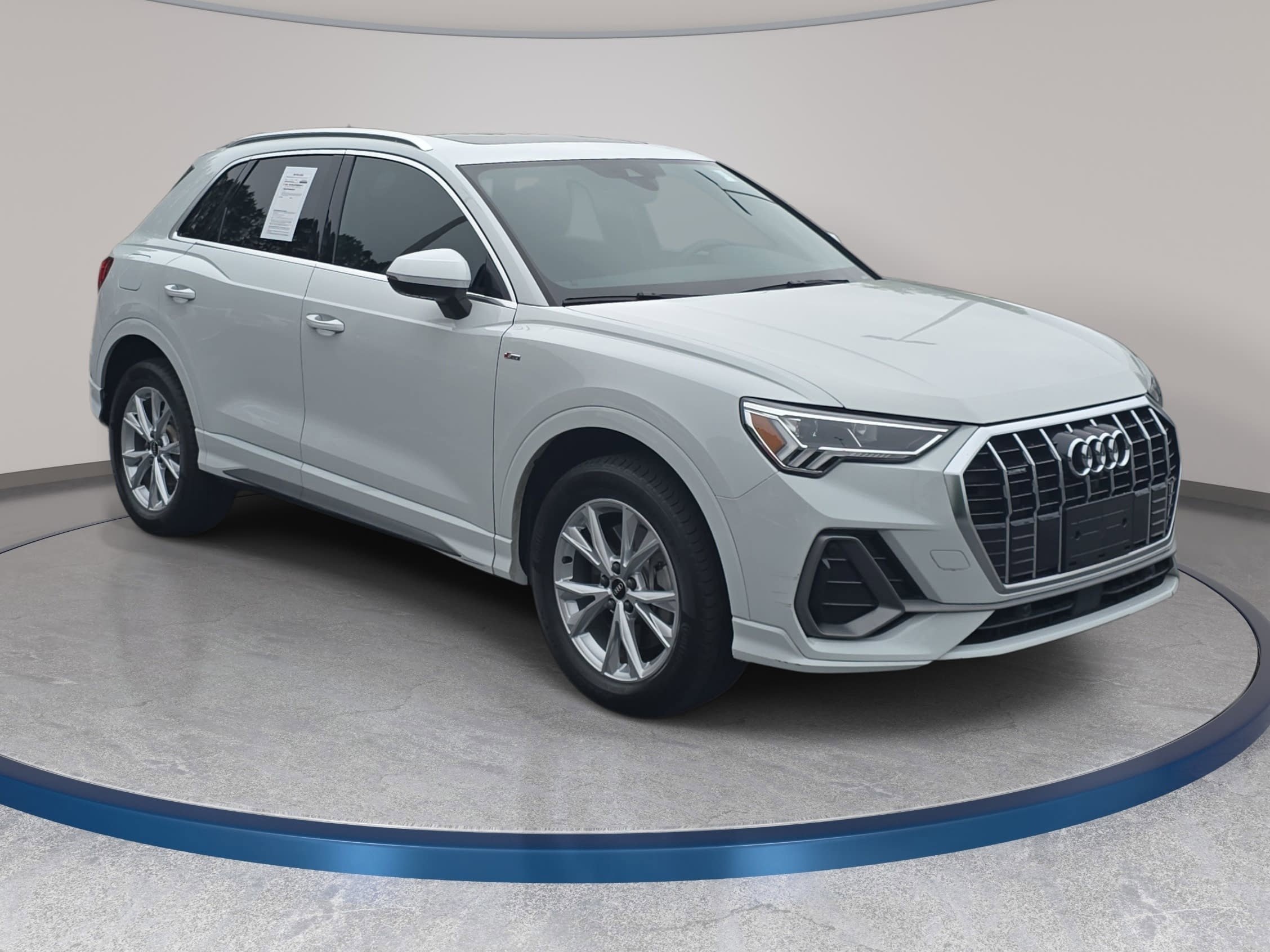 Used 2023 Audi Q3 2.0T Premium Plus w/ Premium Plus Package AWD/4WD image 3