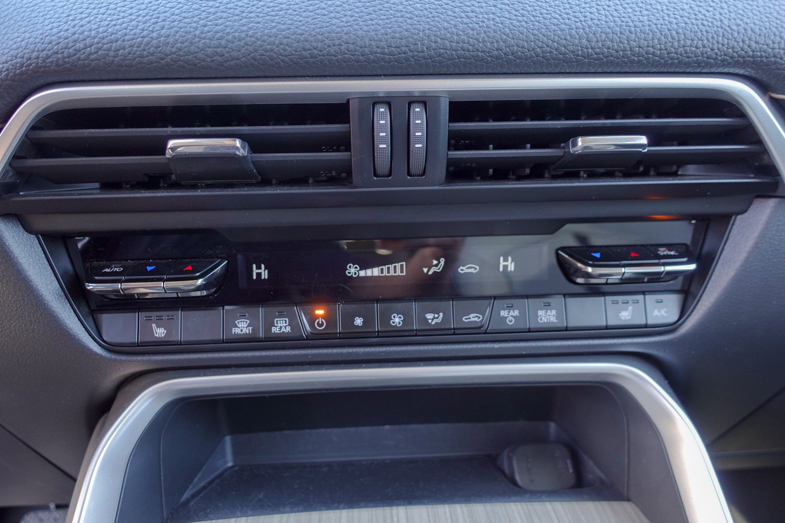 Certified 2024 MAZDA CX-90 Plug-In Hybrid w/ Preferred image 18