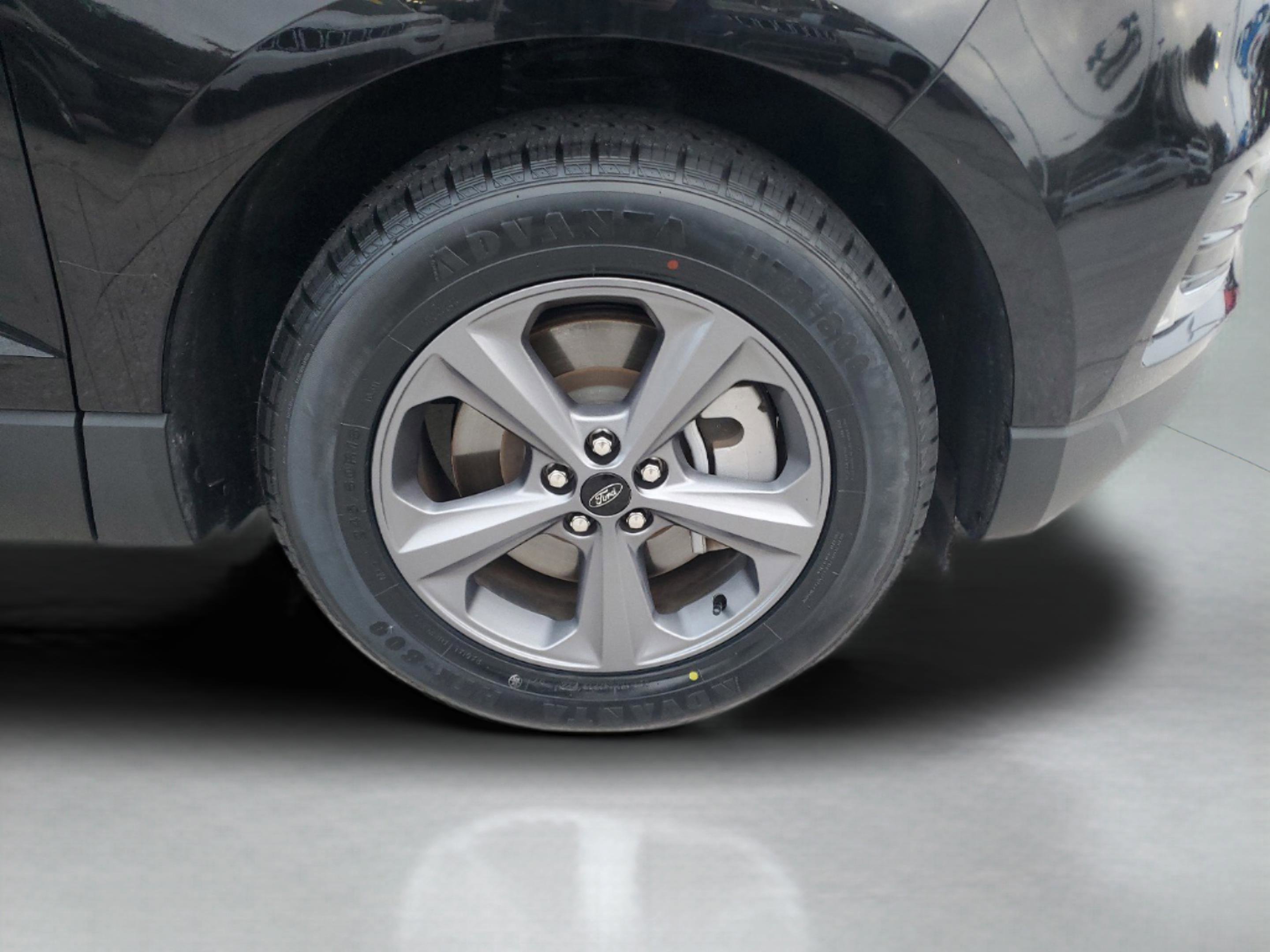 Used 2024 Ford Edge SEL w/ Sport Appearance Package image 6