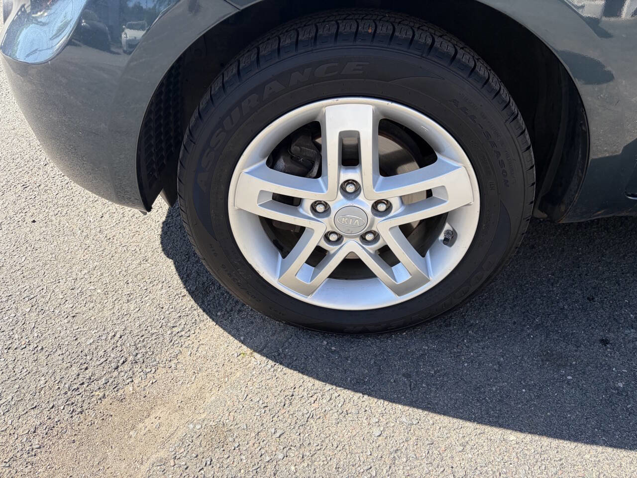 Used 2011 Kia Soul + FWD image 7